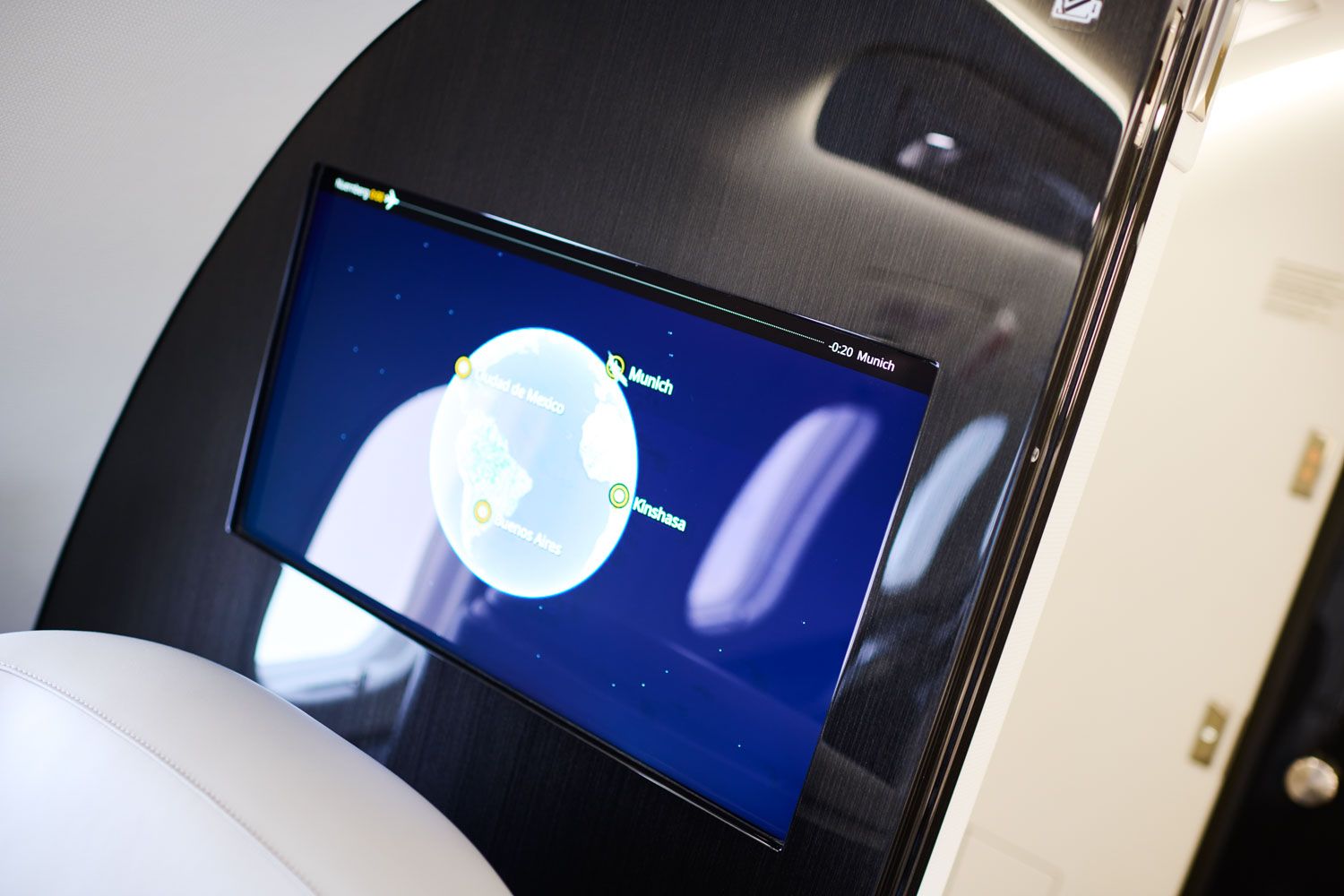 images/Corporate Jets/BGAC/AeroDienst_Challenger3500_098_S.jpeg